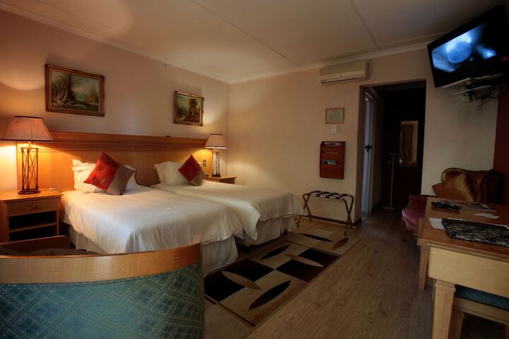 Room 13 of 43