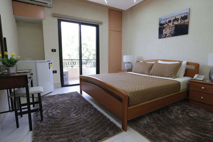 Room 16 of 83