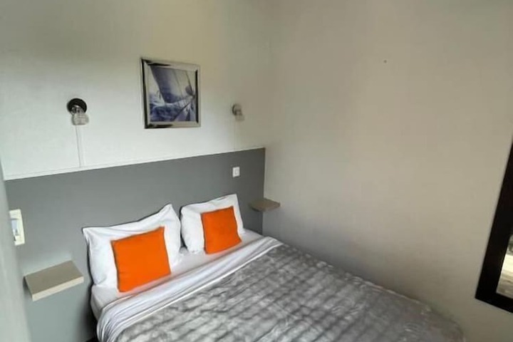 Room 44 of 87