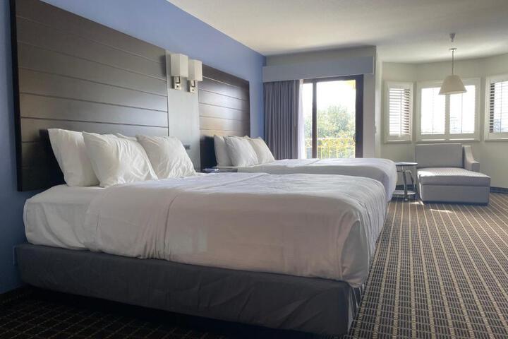 2 Queen Beds (6 of 21)
