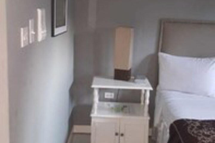 Room 33 of 39