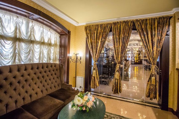 Hotel Interior 4 of 95