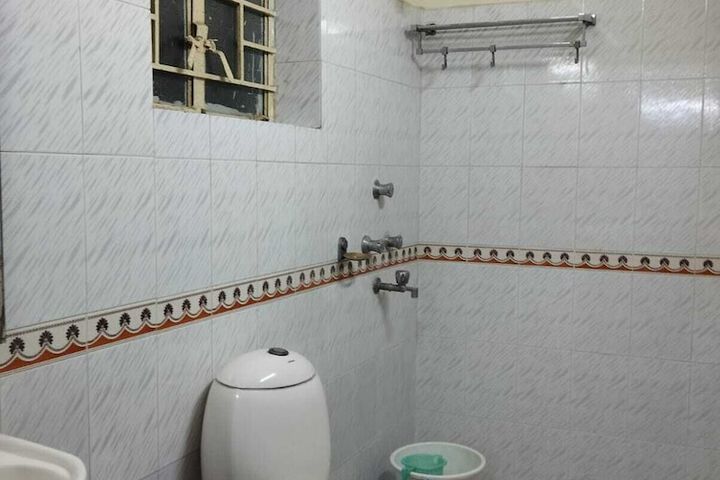 Room 17 of 24