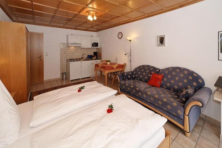 Room 4 of 43