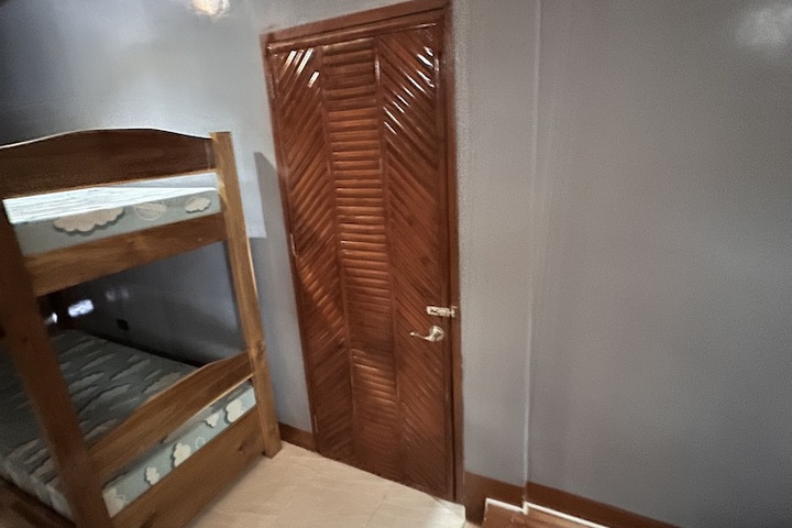 Room 13 of 160