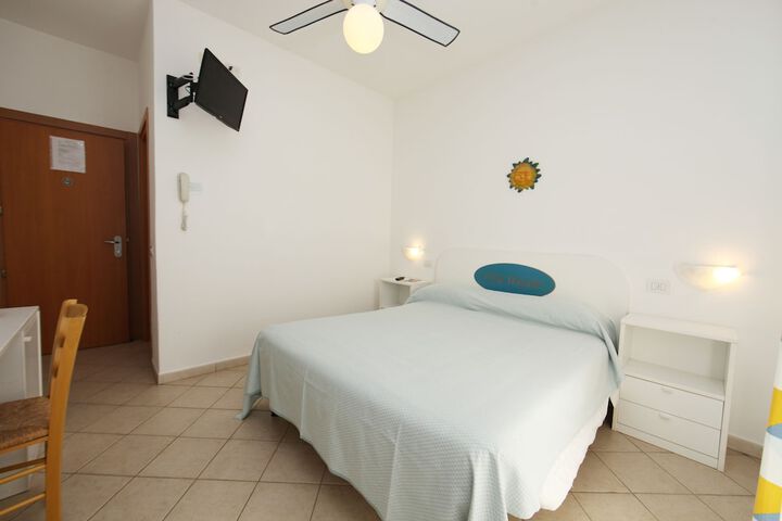 Room 6 of 39