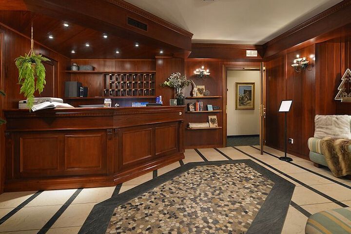 Hotel Interior 4 of 155