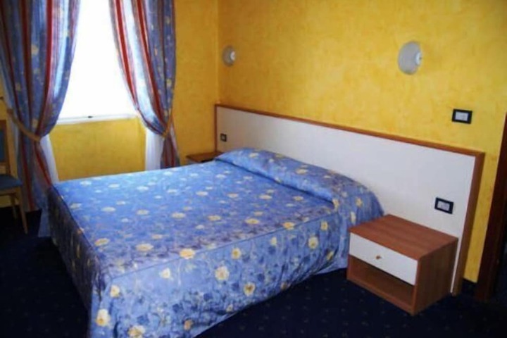 Room 10 of 54