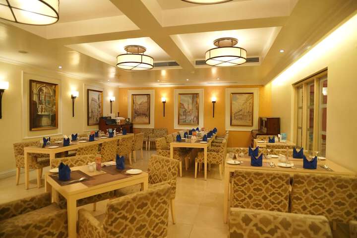Dining 62 of 84