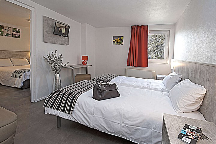 Room 21 of 42
