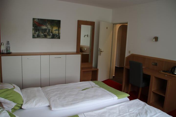 Room 18 of 46