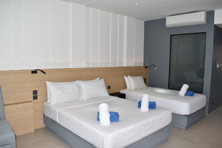 Room 28 of 151