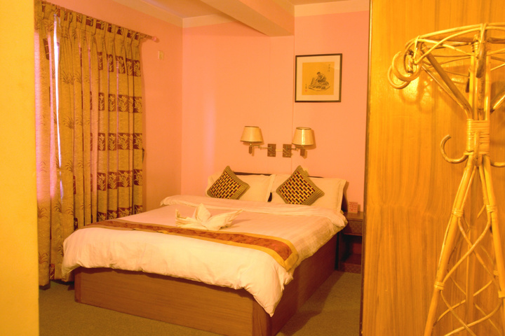 Room 16 of 34