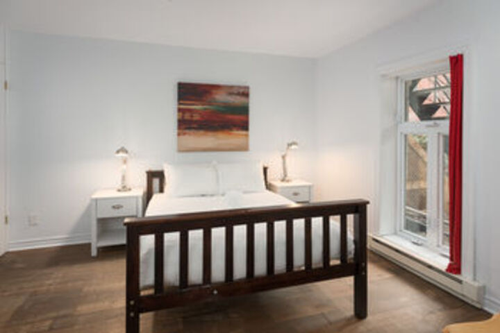 Room 6 of 17