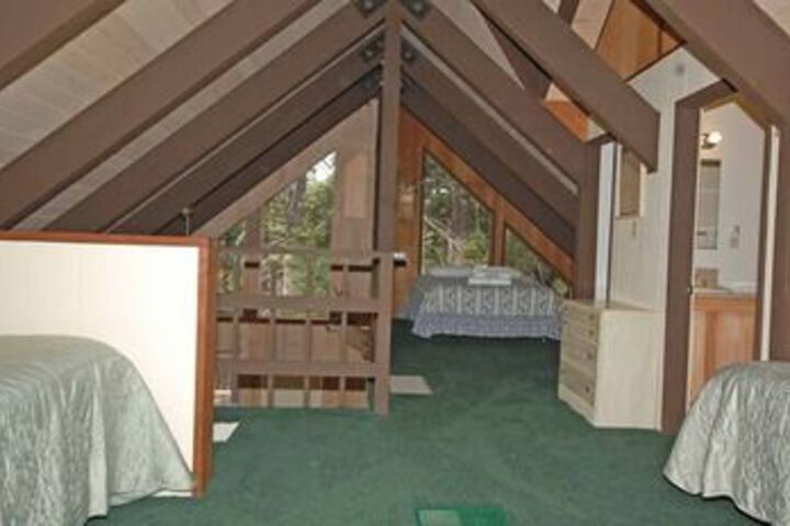 Room 4 of 10