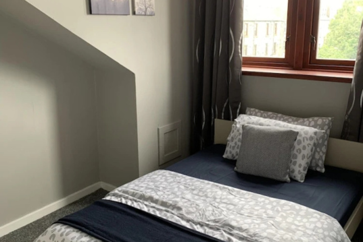 Room 5 of 15