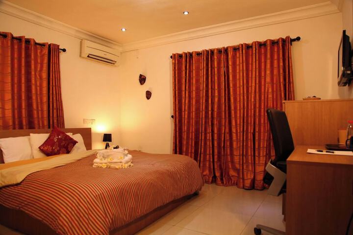 Room 3 of 24
