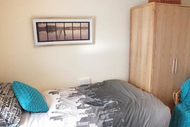 Room 2 of 18