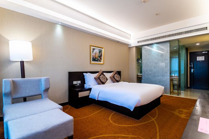 Room 2 of 39