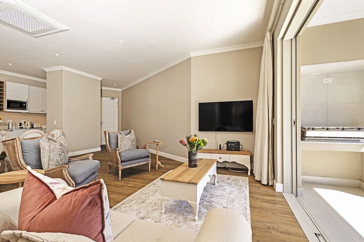 Room 93 of 220