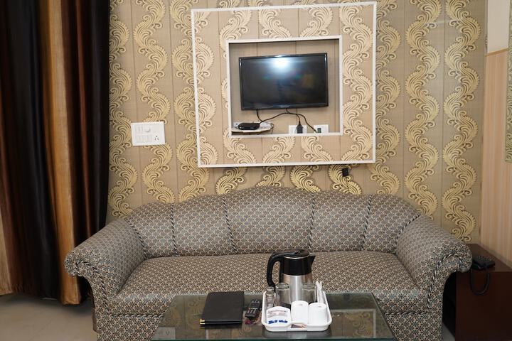 Room 35 of 68