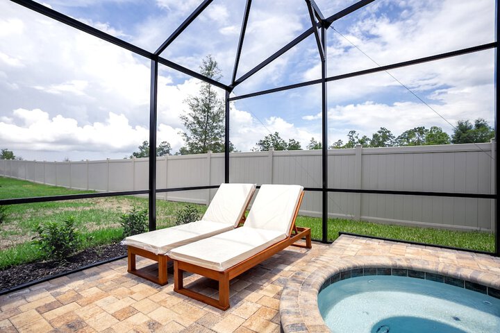 Property Grounds 40 of 102