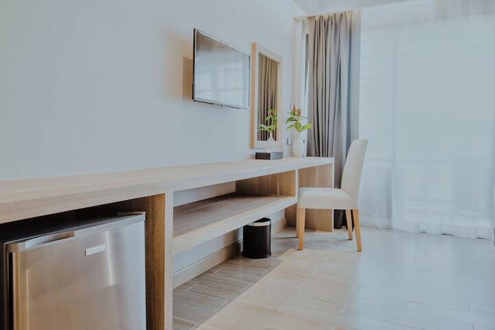 Room 15 of 37
