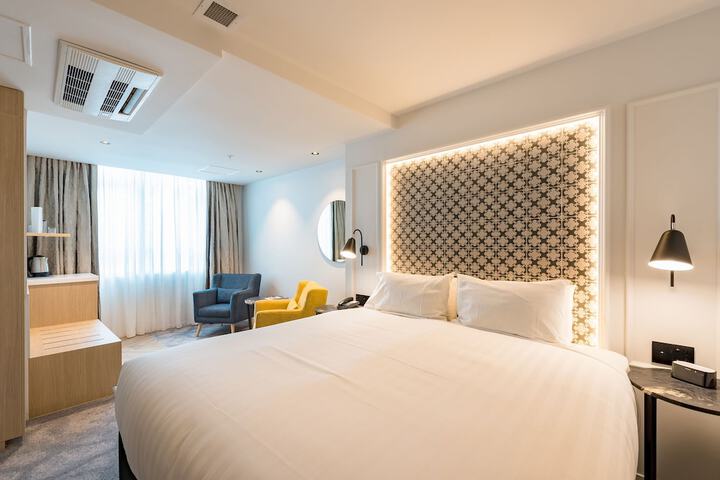 Room 3 of 69