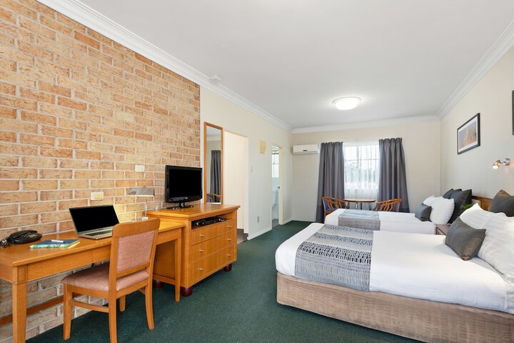 Room 8 of 65