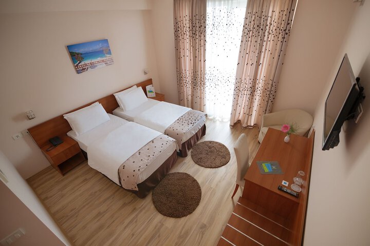 Room 9 of 51