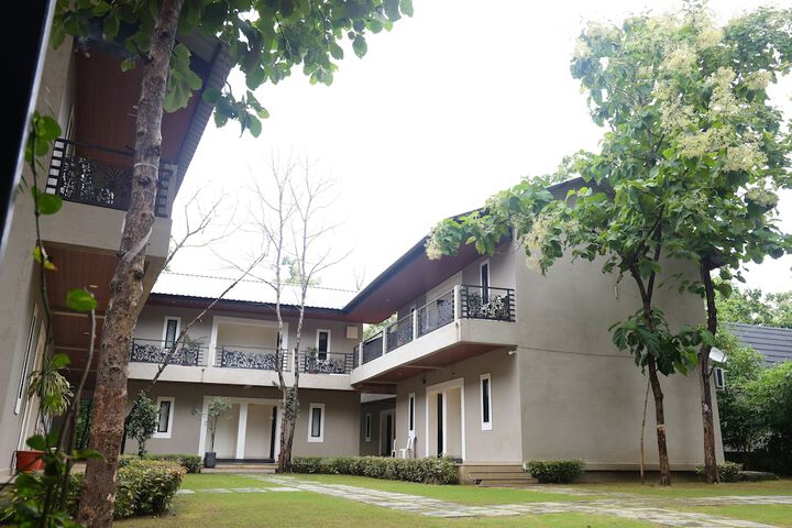 Room 4 of 18