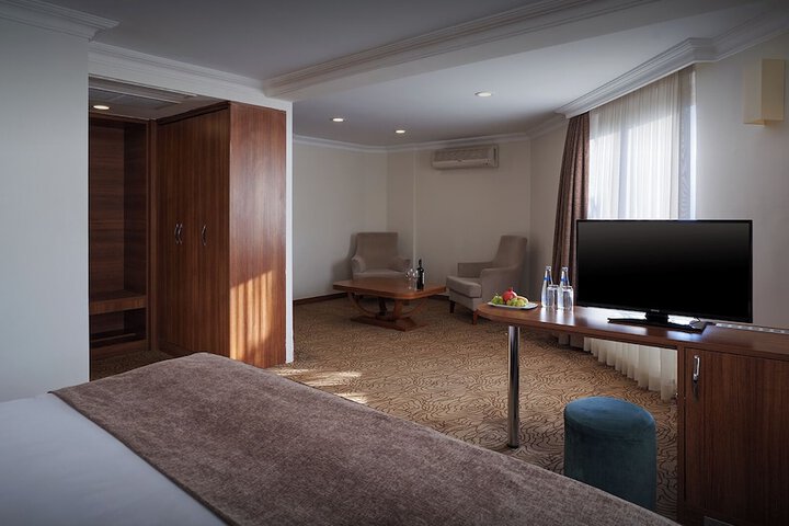 Room 7 of 46