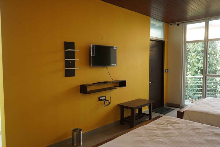 Room 3 of 7