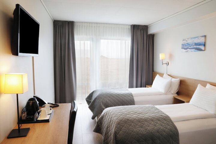 Room 4 of 40