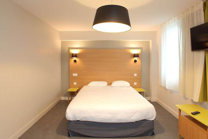 Room 14 of 40
