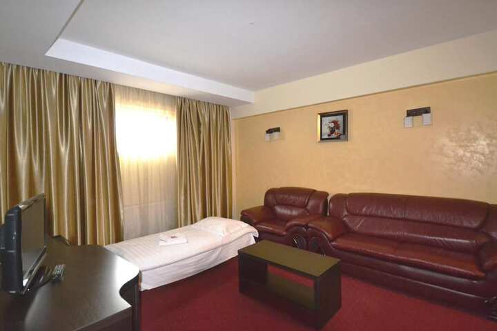 Room 33 of 51