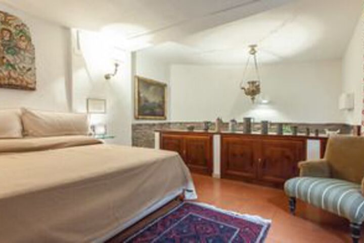 Room 10 of 30