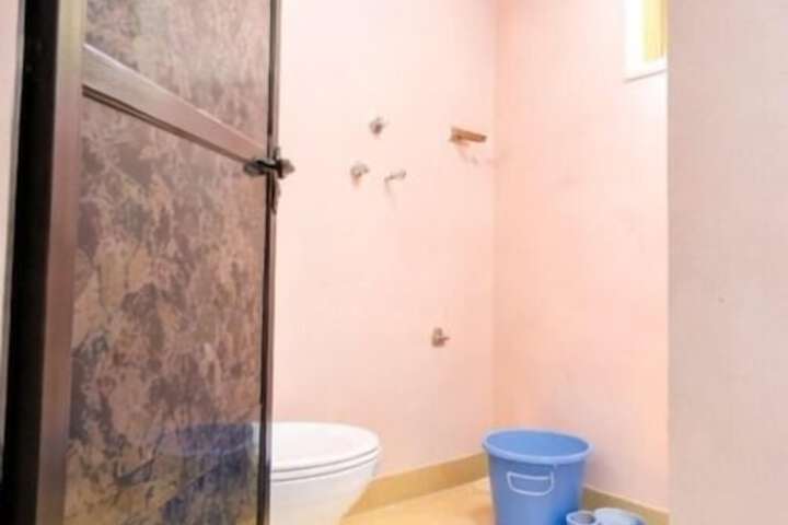 Room 13 of 20