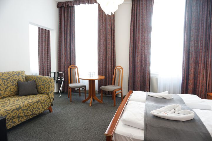 Room 15 of 22