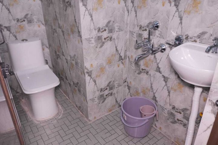 Room 8 of 21
