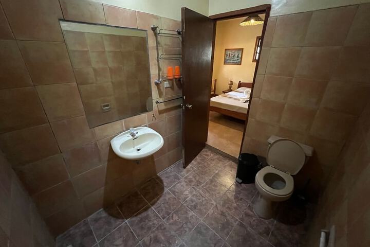 Room 53 of 122