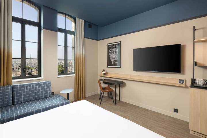 Room 22 of 47