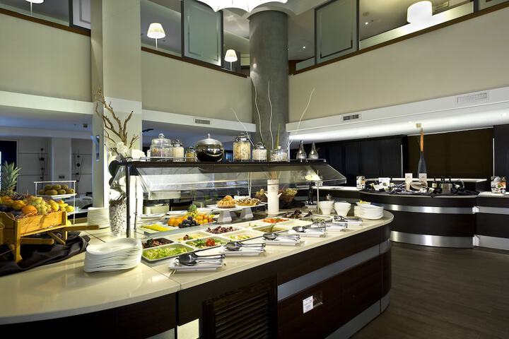Dining 66 of 98