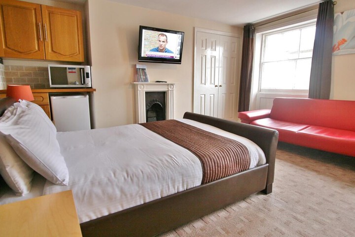 Room 26 of 34
