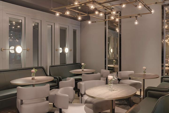 Lounge 68 of 100