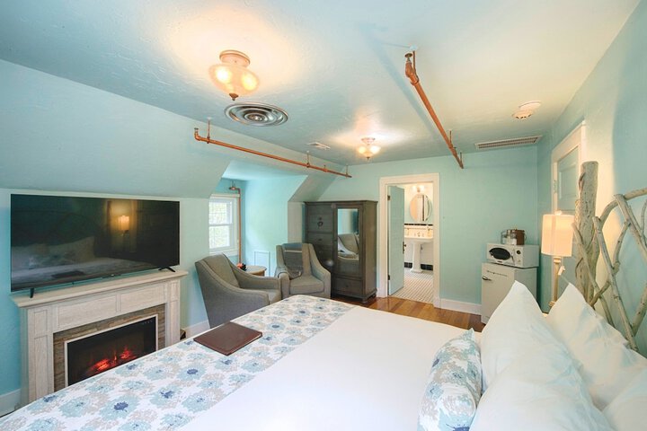Room 20 of 243