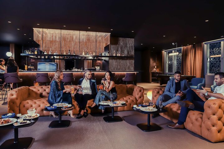 Lounge 104 of 150