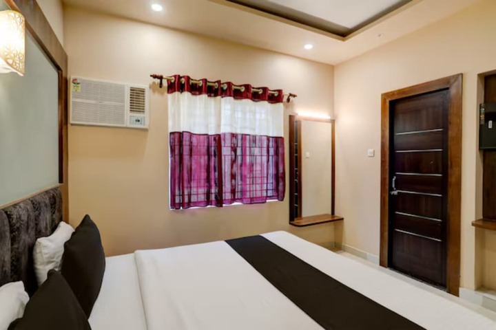 Room 7 of 11