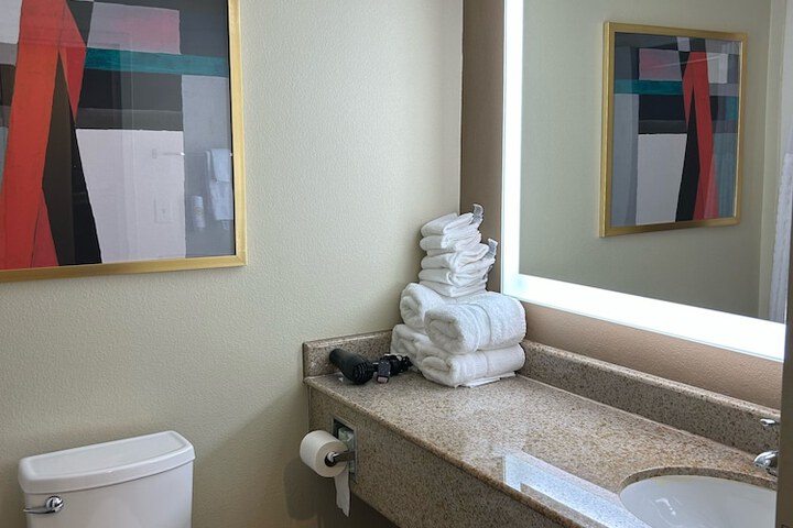 Room 40 of 62