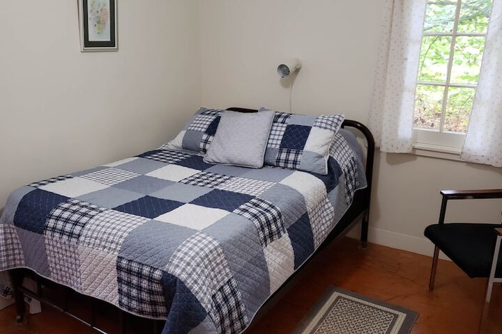 Room 22 of 215